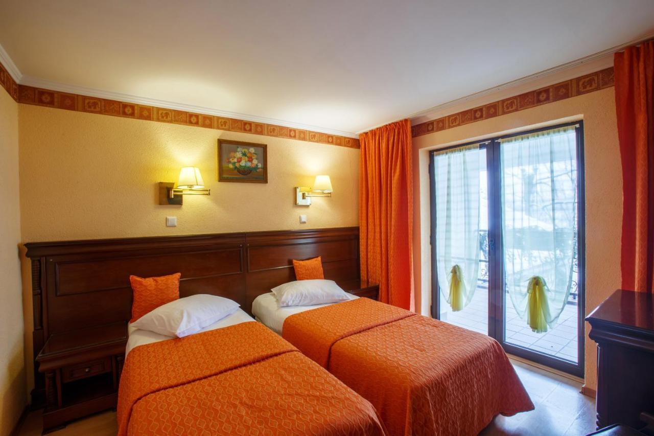 Domeniul Dracula Danes Hotel Kültér fotó
