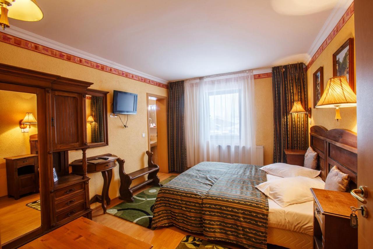 Domeniul Dracula Danes Hotel Kültér fotó