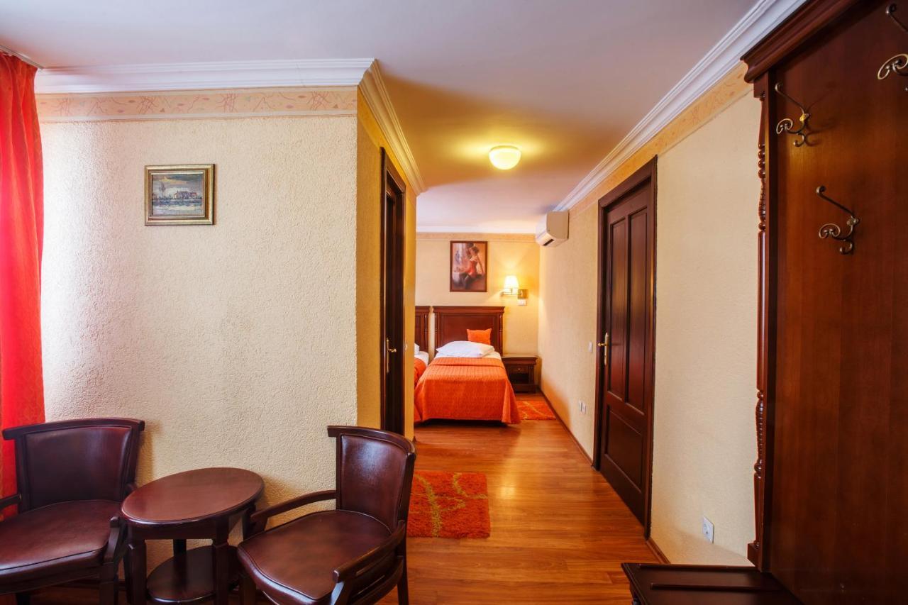 Domeniul Dracula Danes Hotel Kültér fotó