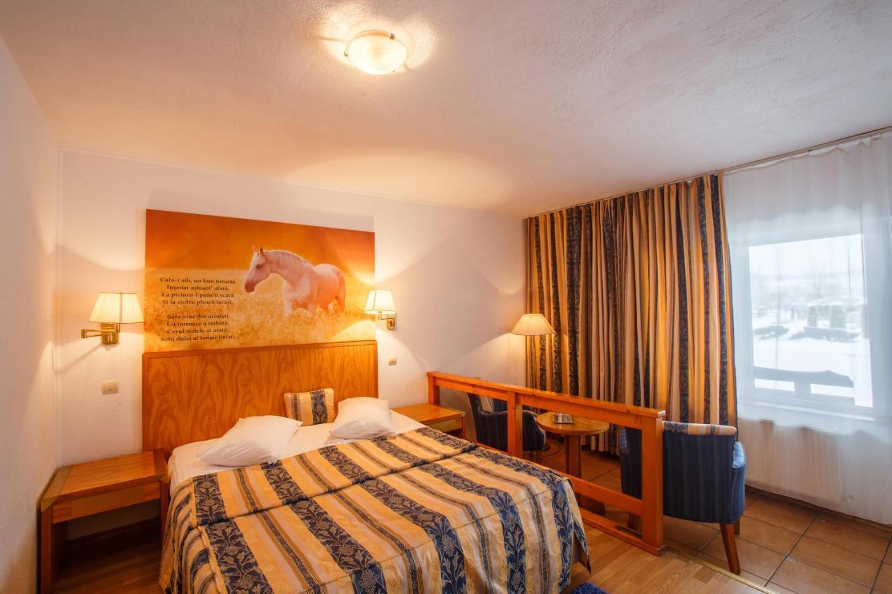 Domeniul Dracula Danes Hotel Kültér fotó