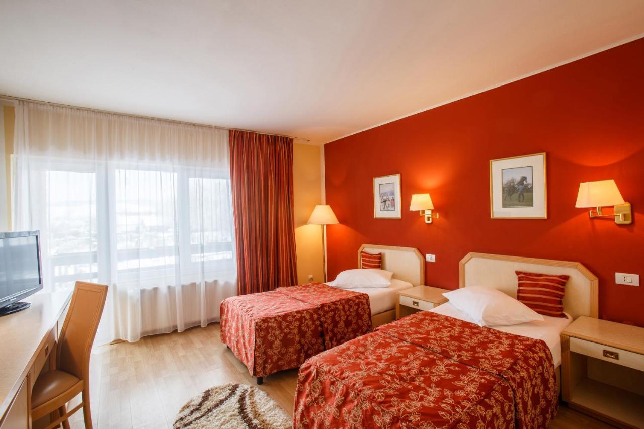 Domeniul Dracula Danes Hotel Kültér fotó