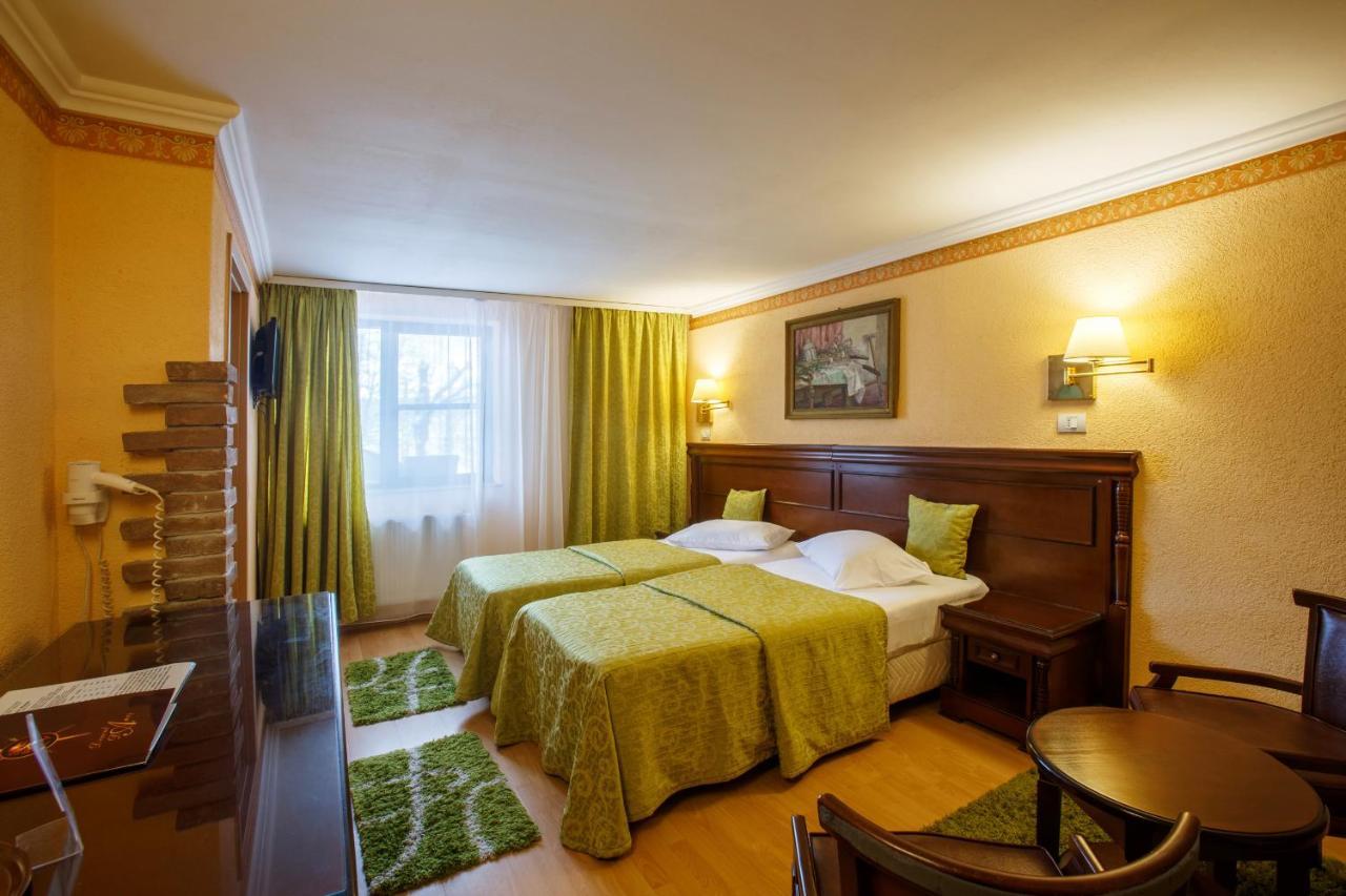 Domeniul Dracula Danes Hotel Kültér fotó
