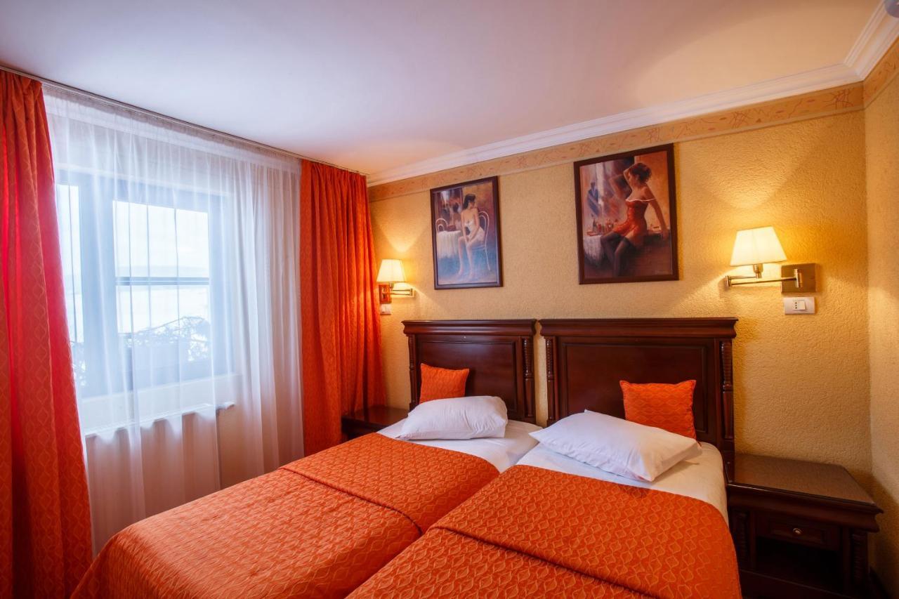 Domeniul Dracula Danes Hotel Kültér fotó