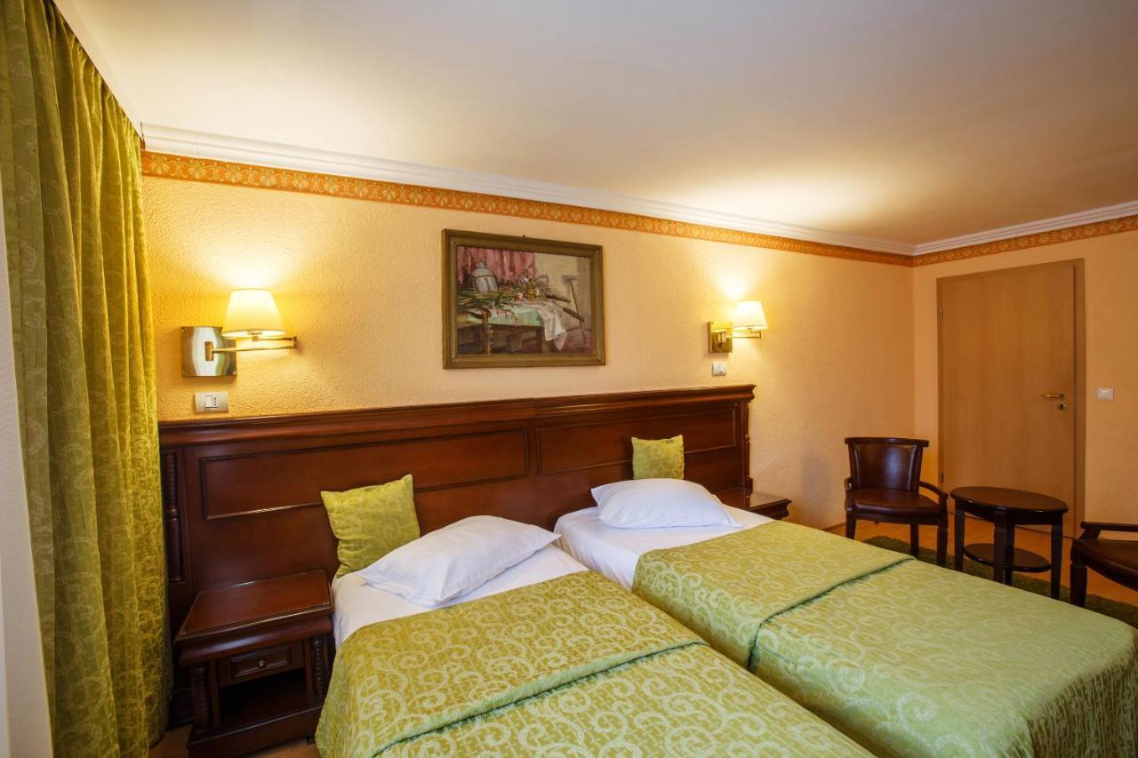 Domeniul Dracula Danes Hotel Kültér fotó