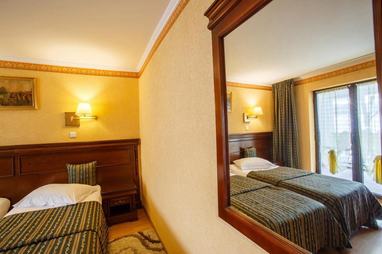 Domeniul Dracula Danes Hotel Kültér fotó