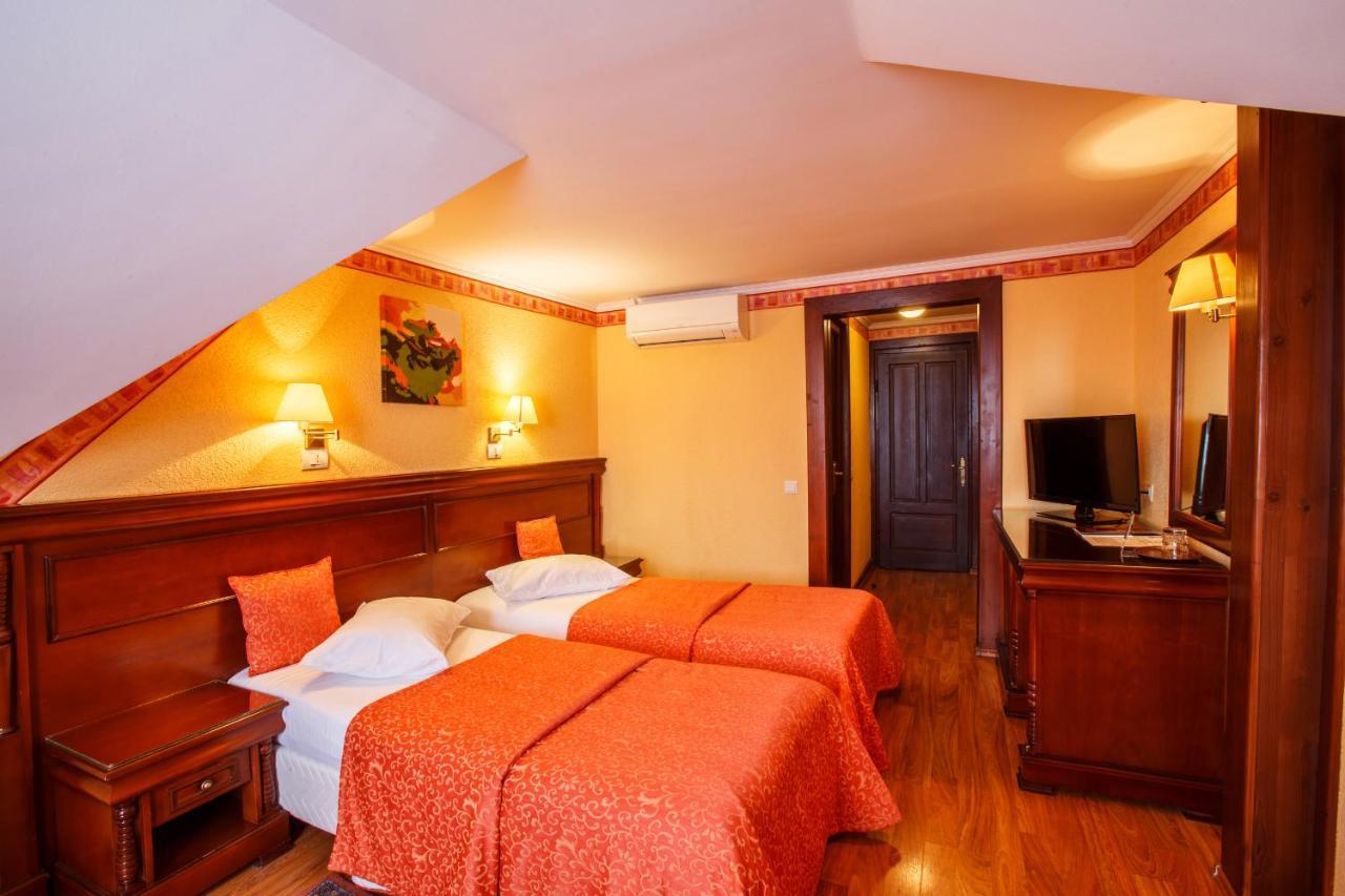 Domeniul Dracula Danes Hotel Kültér fotó