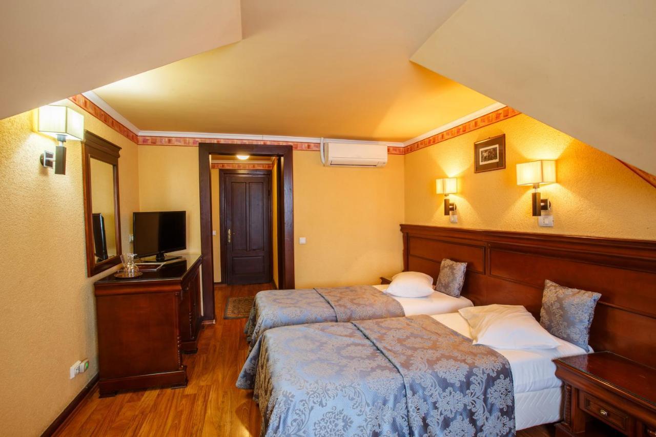 Domeniul Dracula Danes Hotel Kültér fotó