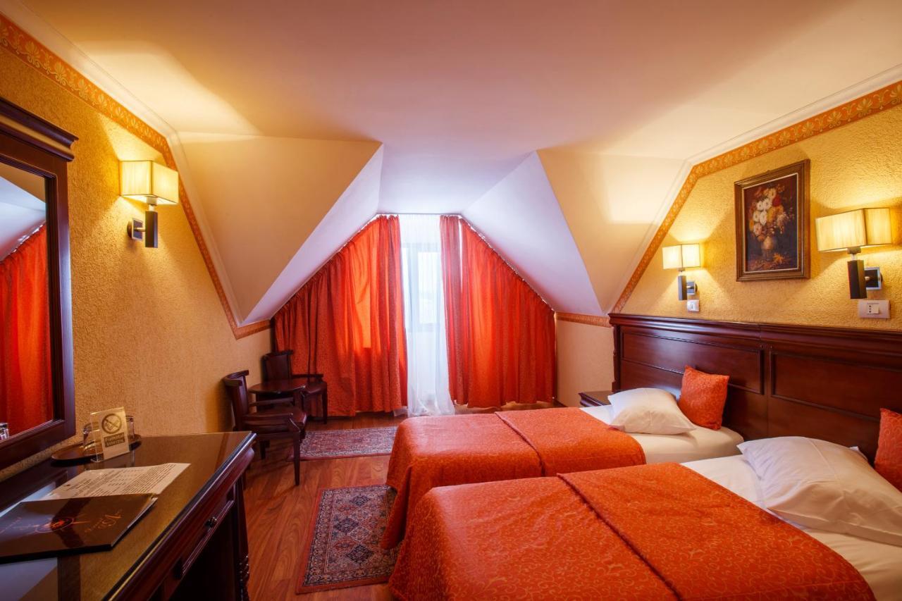 Domeniul Dracula Danes Hotel Kültér fotó