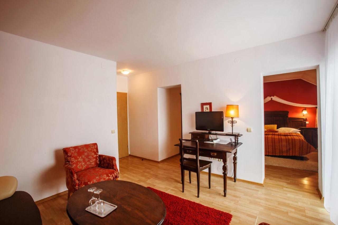 Domeniul Dracula Danes Hotel Kültér fotó