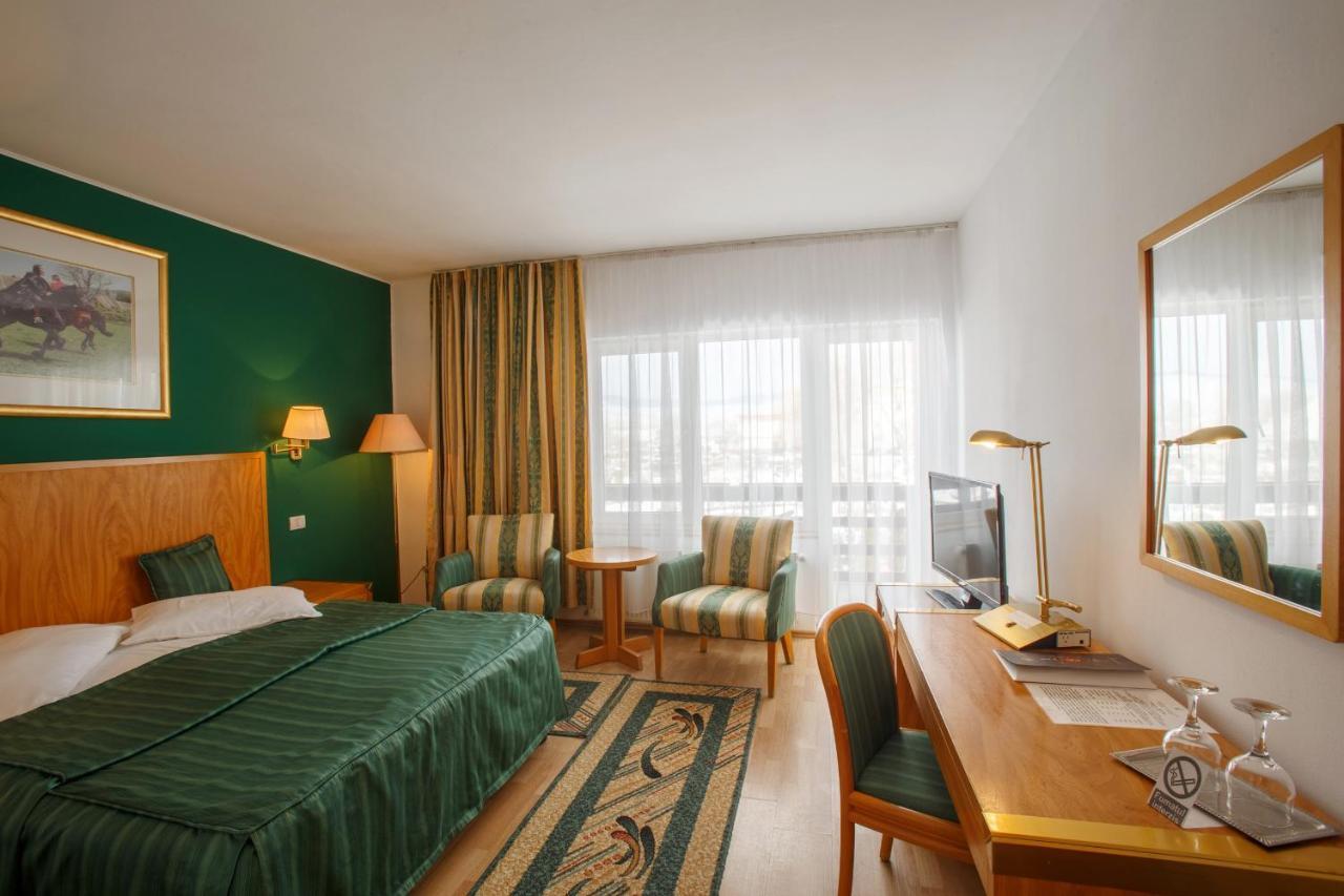 Domeniul Dracula Danes Hotel Kültér fotó