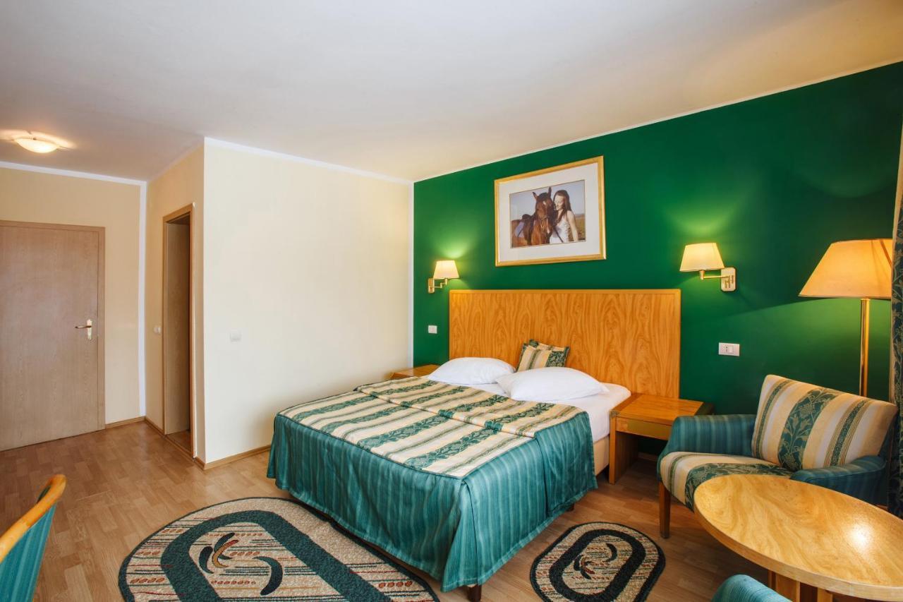 Domeniul Dracula Danes Hotel Kültér fotó